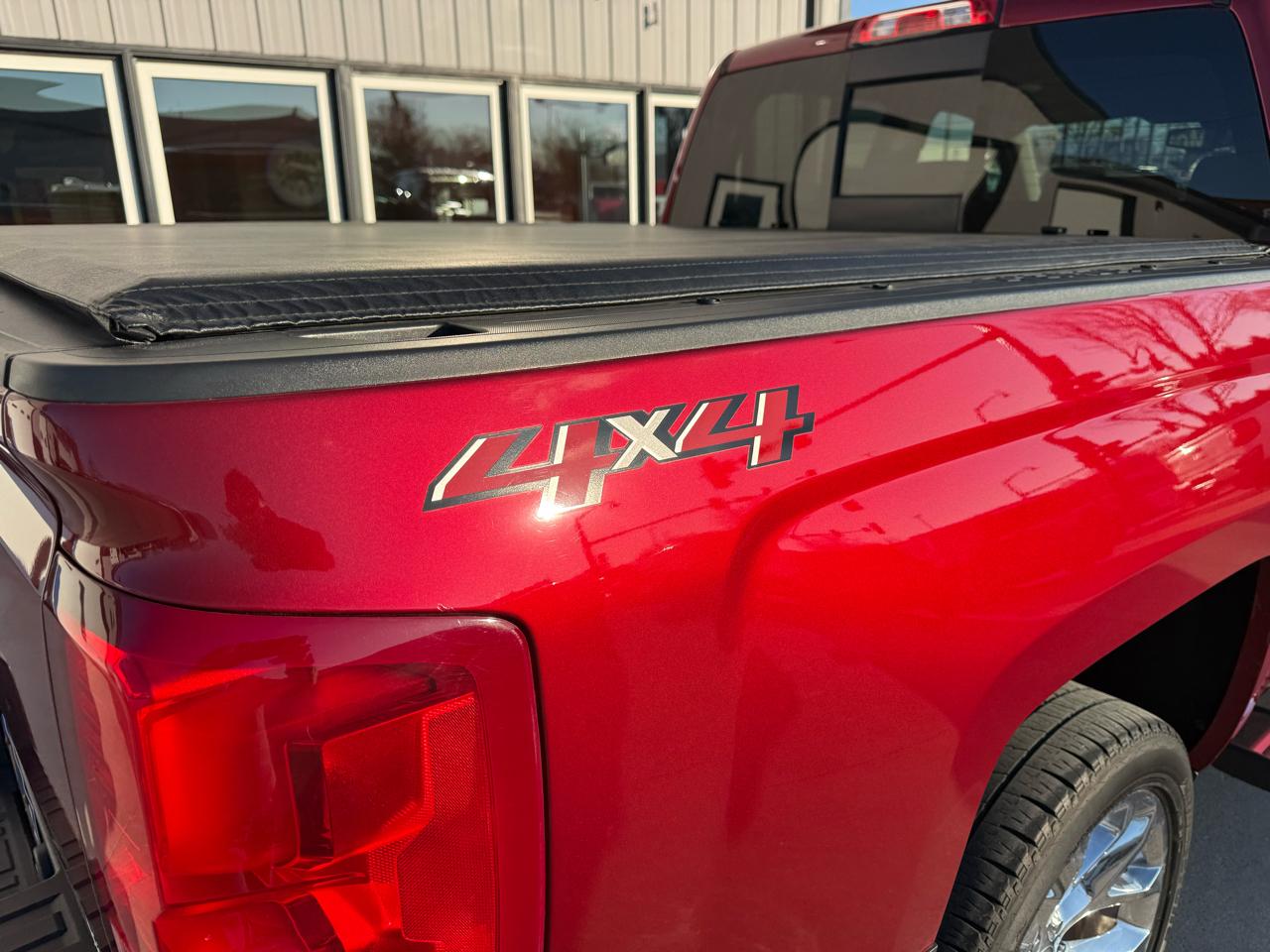 Chevrolet Silverado 1500 4WD Crew Cab 143.5" High Country 2018