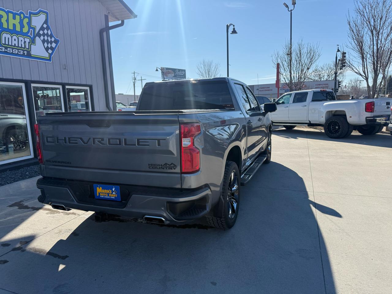 Chevrolet Silverado 1500 4WD Crew Cab 147" High Country 2021
