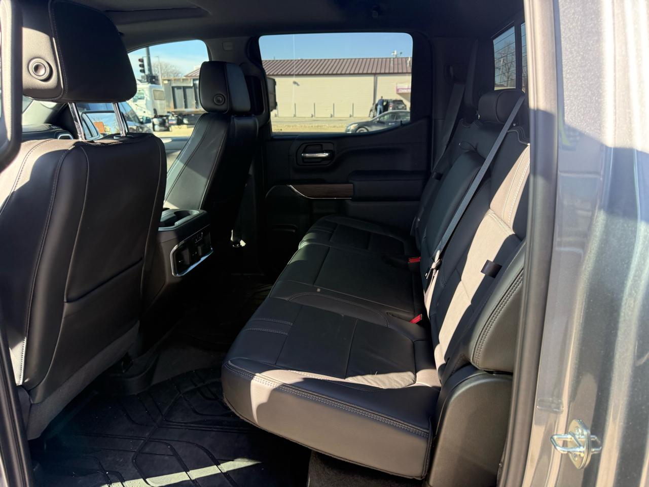 Chevrolet Silverado 1500 4WD Crew Cab 147" High Country 2021