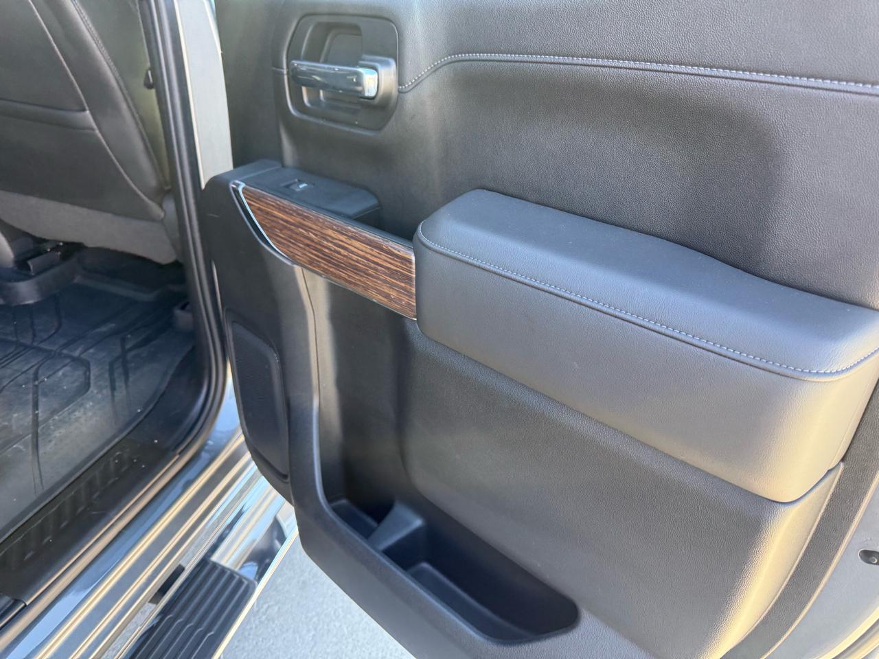 Chevrolet Silverado 1500 4WD Crew Cab 147" High Country 2021