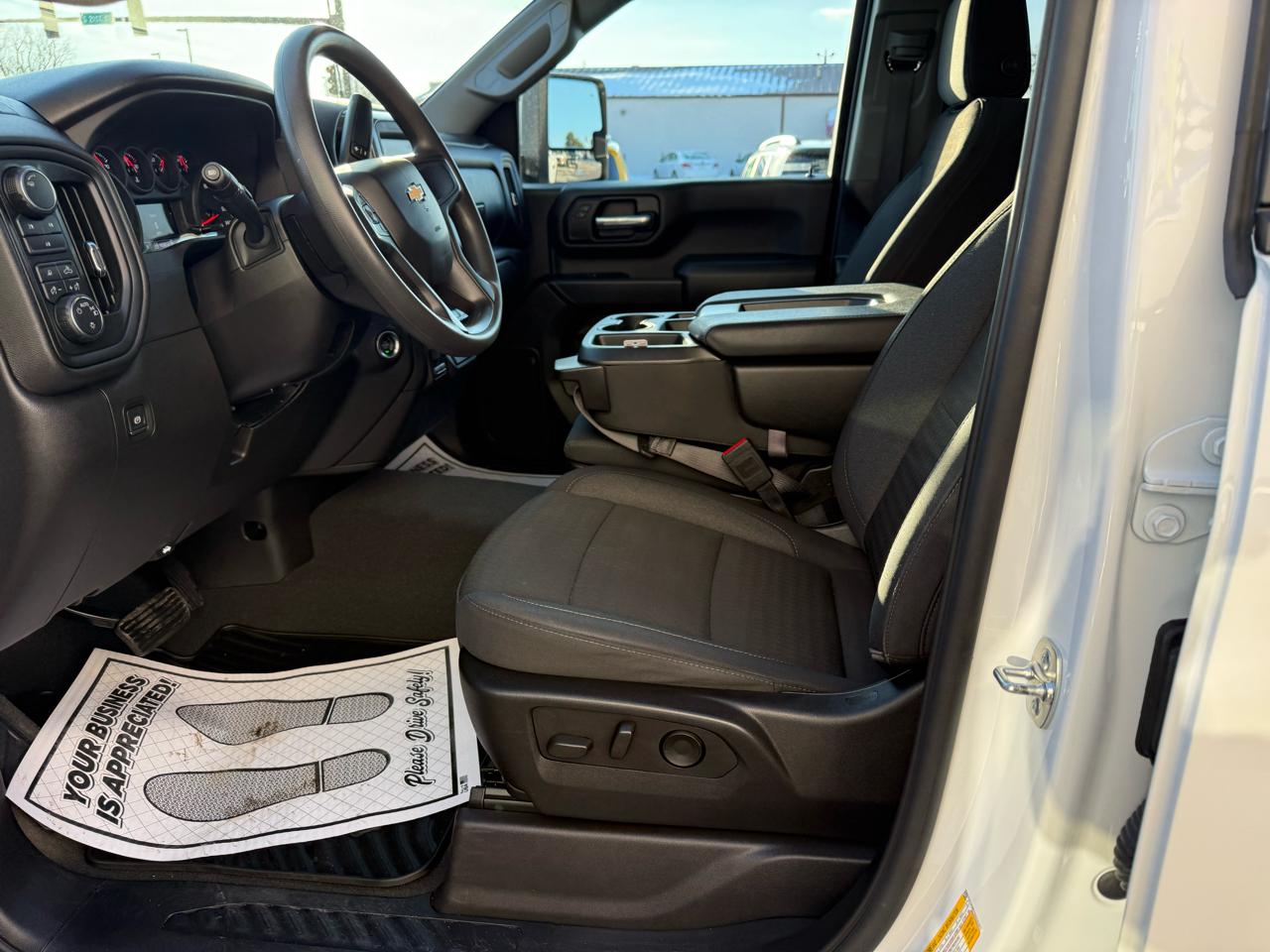 Chevrolet Silverado 2500HD 4WD Crew Cab 159" Custom 2025