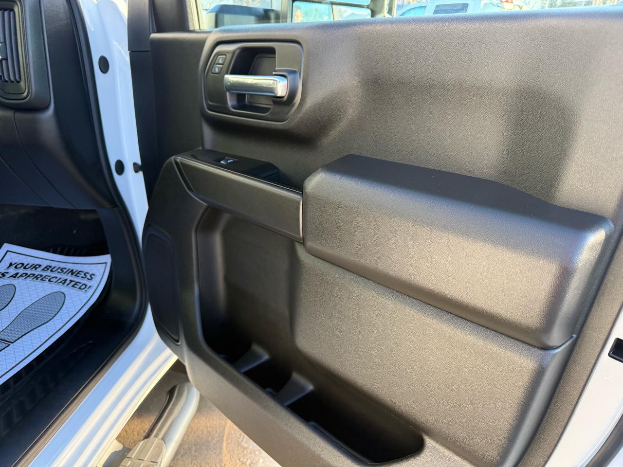 Chevrolet Silverado 2500HD 4WD Crew Cab 159" Custom 2025