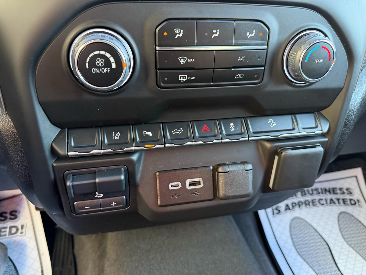 Chevrolet Silverado 2500HD 4WD Crew Cab 159" Custom 2025