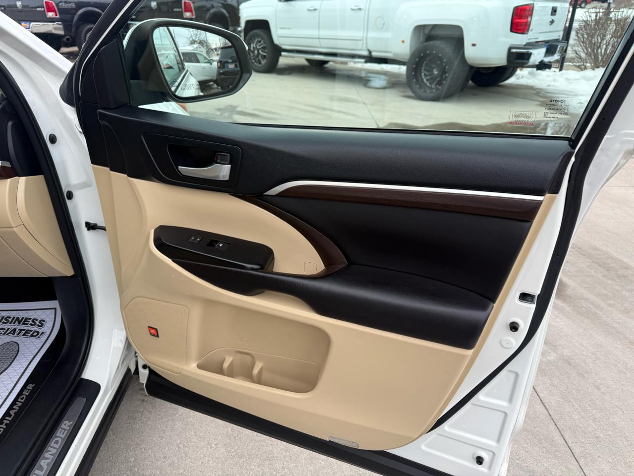 Toyota Highlander AWD 4dr V6 Limited (Natl) 2016