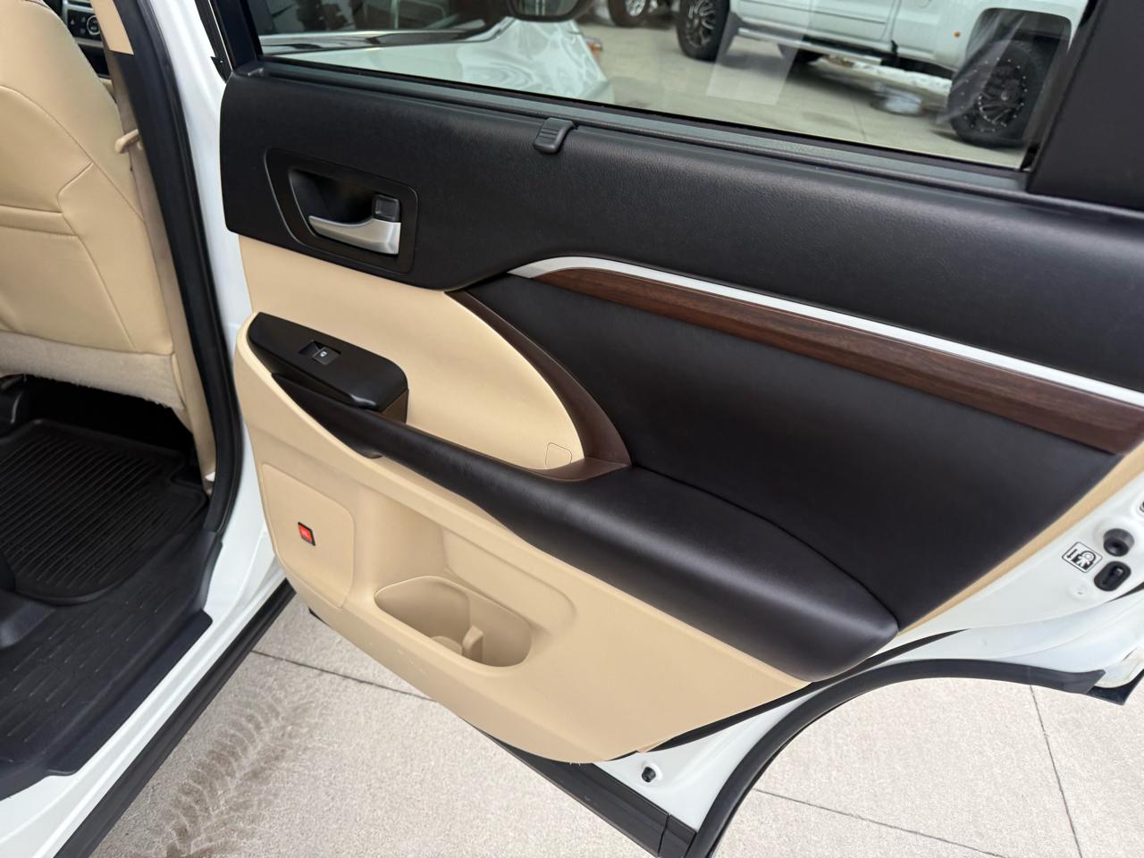 Toyota Highlander AWD 4dr V6 Limited (Natl) 2016