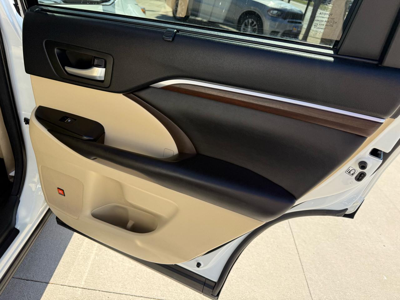 Toyota Highlander AWD 4dr V6 Limited (Natl) 2016