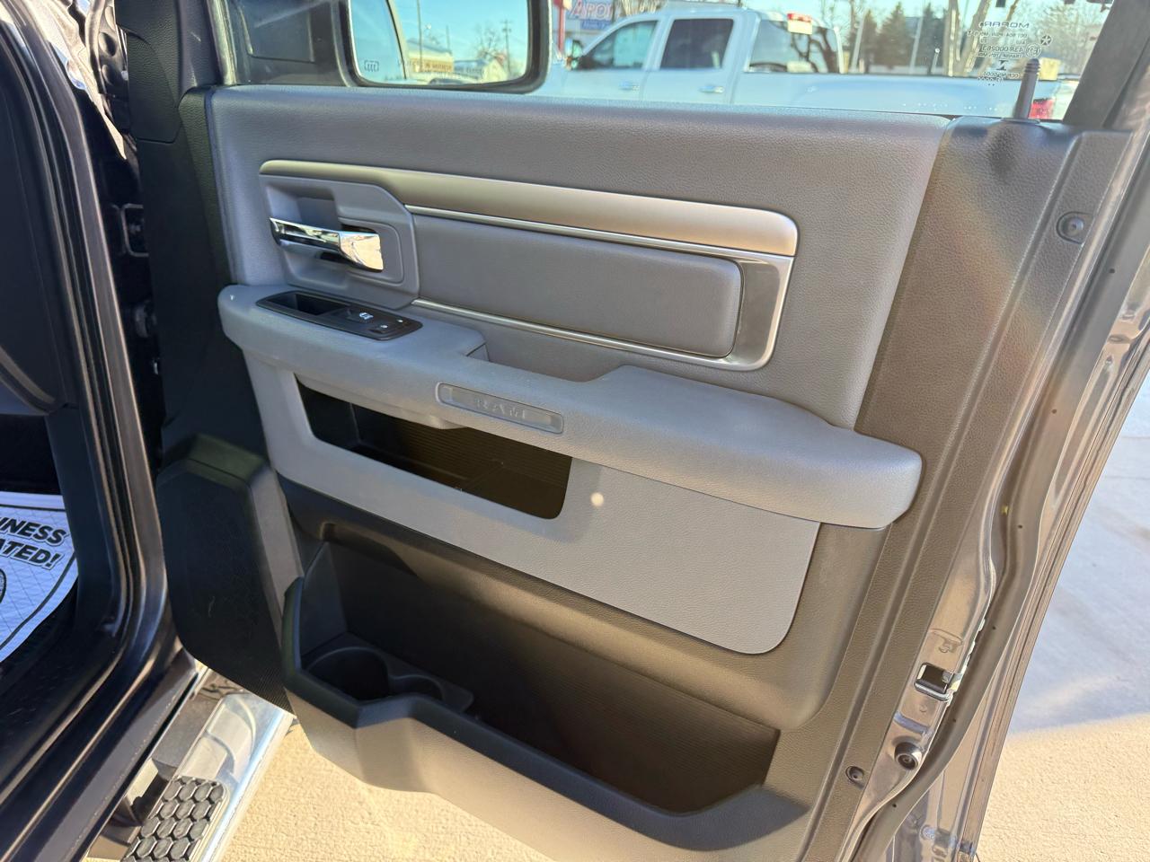 RAM 1500 Lone Star Silver 4x4 Crew Cab 5'7" Box 2018