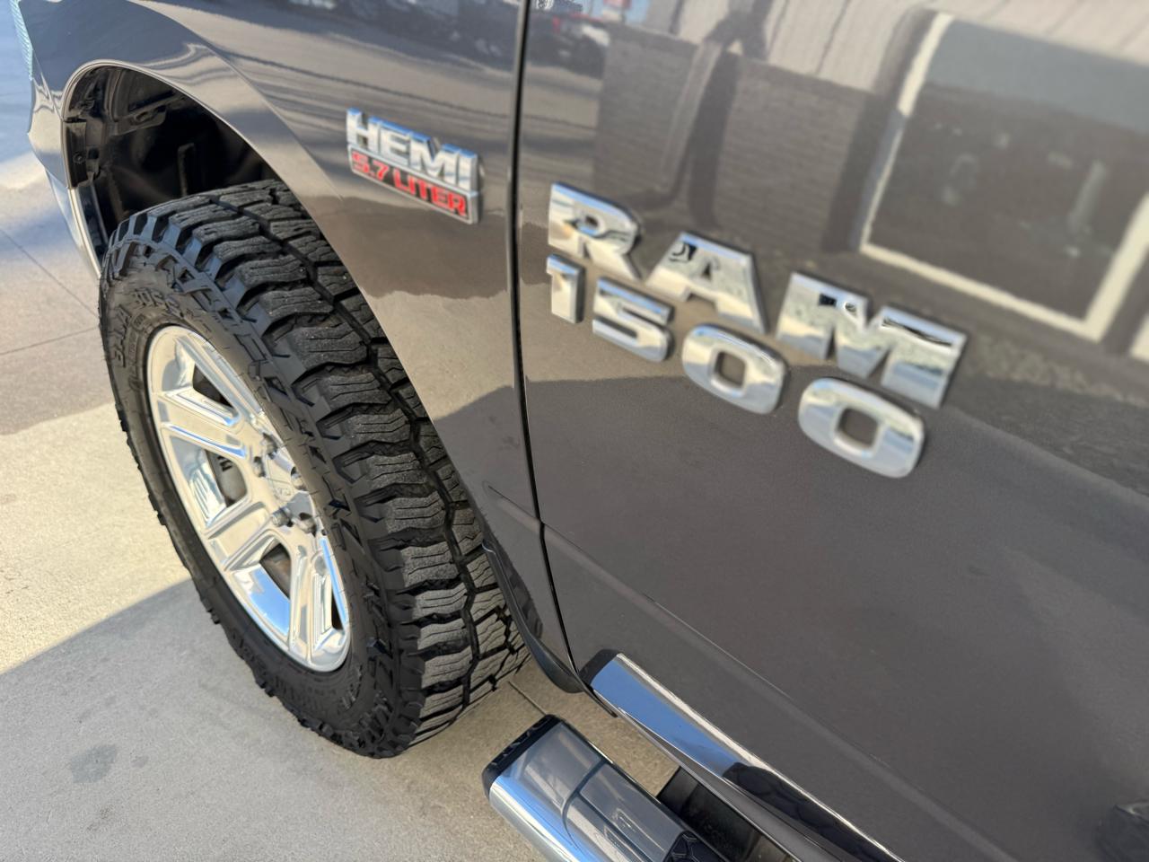 RAM 1500 Lone Star Silver 4x4 Crew Cab 5'7" Box 2018