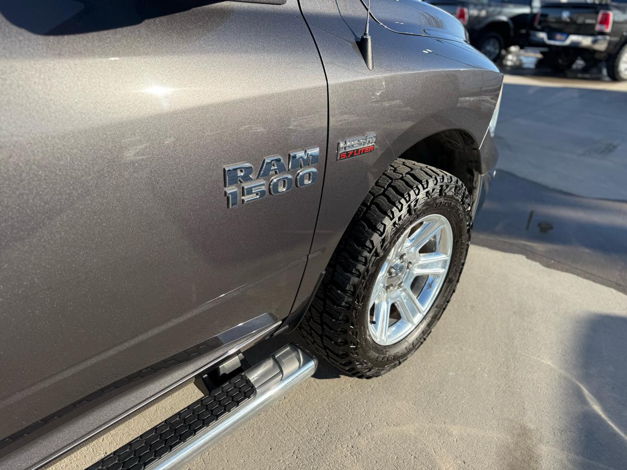 RAM 1500 Lone Star Silver 4x4 Crew Cab 5'7" Box 2018
