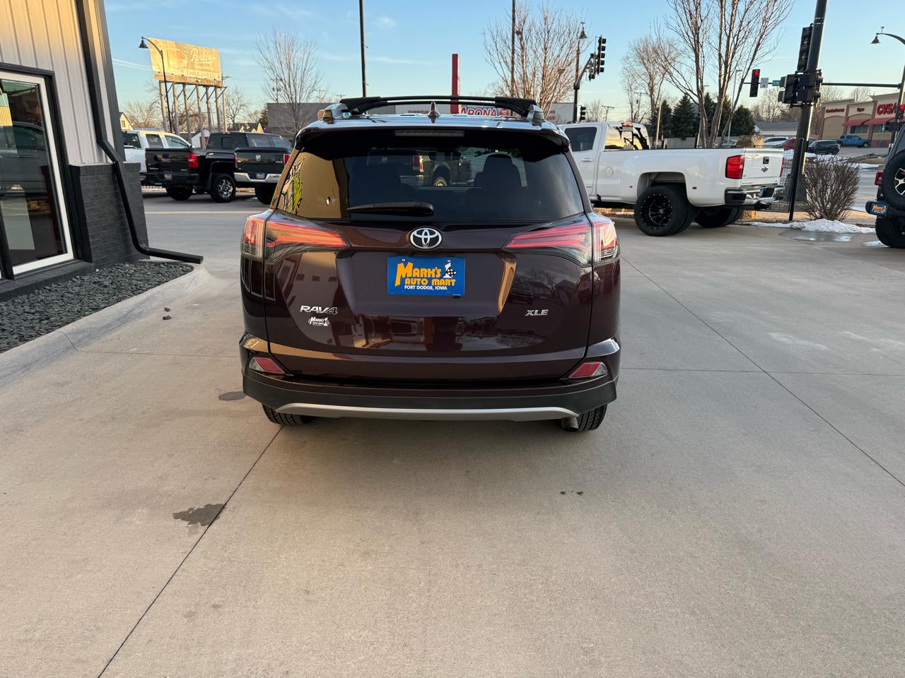 Toyota RAV4 XLE FWD 2018