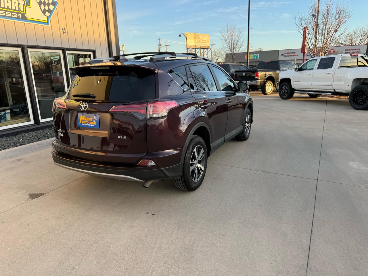 Toyota RAV4 XLE FWD 2018
