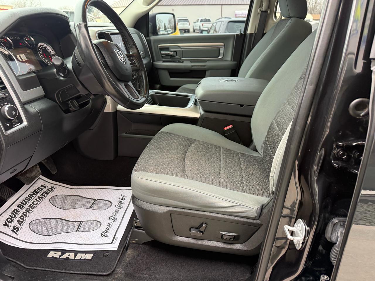 RAM 1500 Big Horn 4x4 Quad Cab 6'4" Box 2018