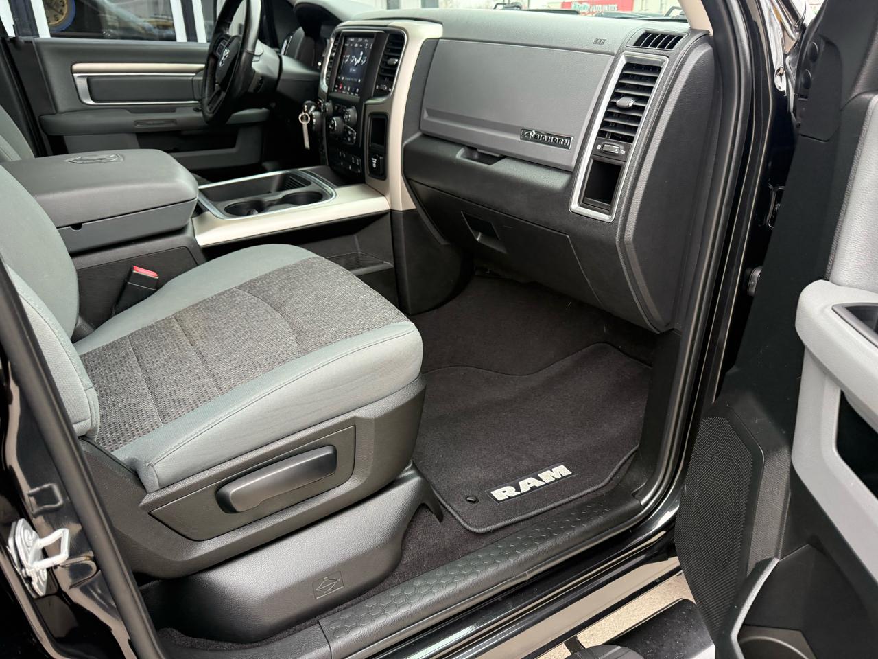 RAM 1500 Big Horn 4x4 Quad Cab 6'4" Box 2018