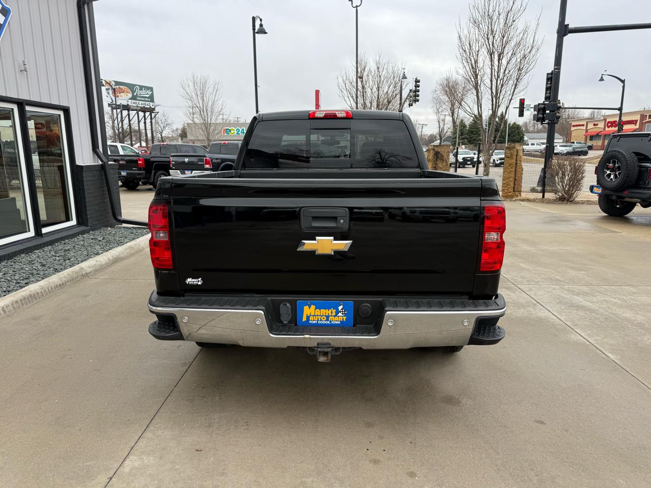 Chevrolet Silverado 1500 4WD Crew Cab 143.5" LT w/2LT 2015