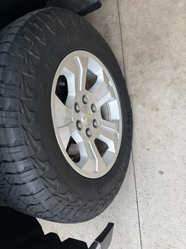 Chevrolet Silverado 1500 4WD Crew Cab 143.5" LT w/2LT 2015