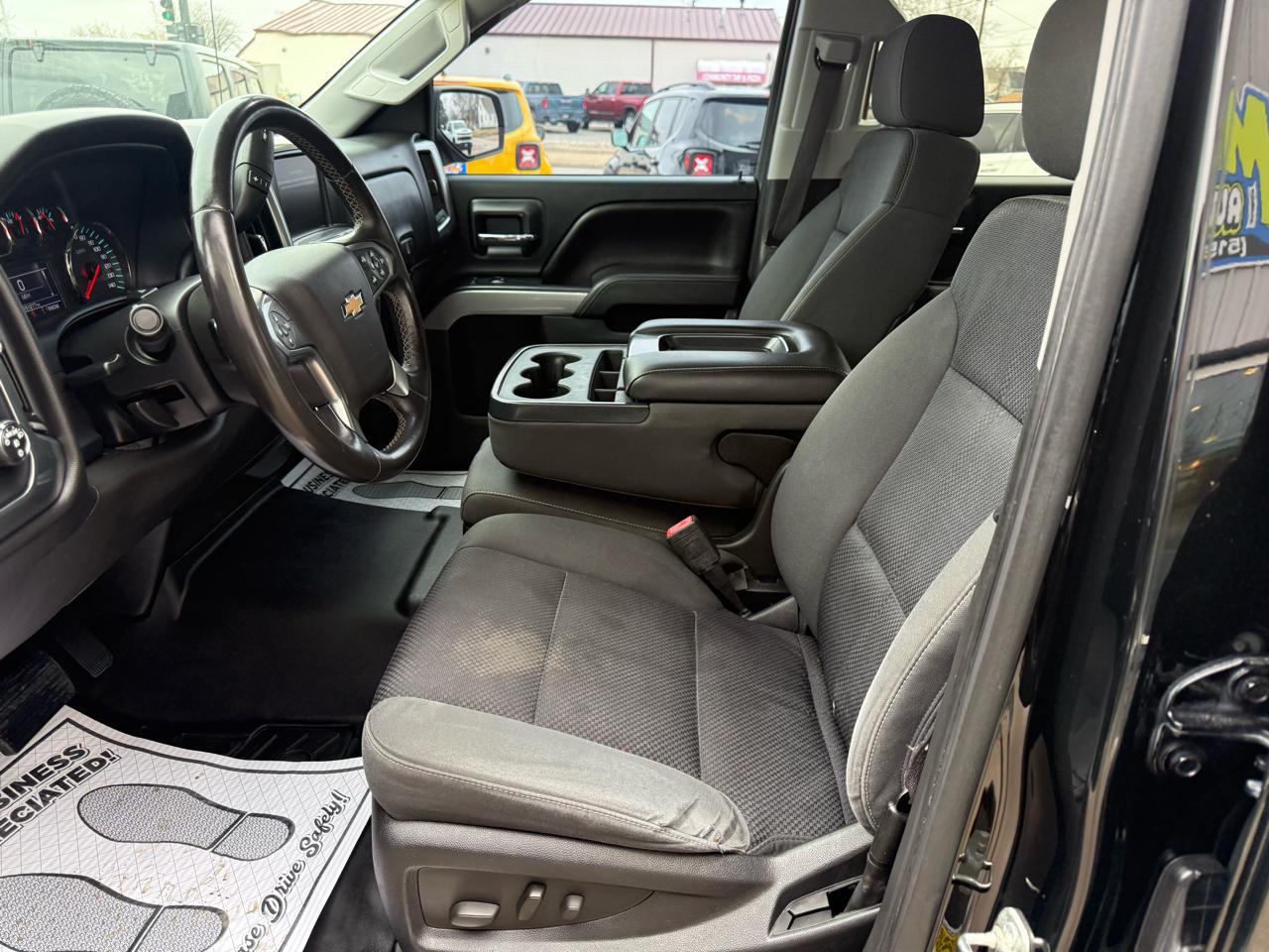 Chevrolet Silverado 1500 4WD Crew Cab 143.5" LT w/2LT 2015