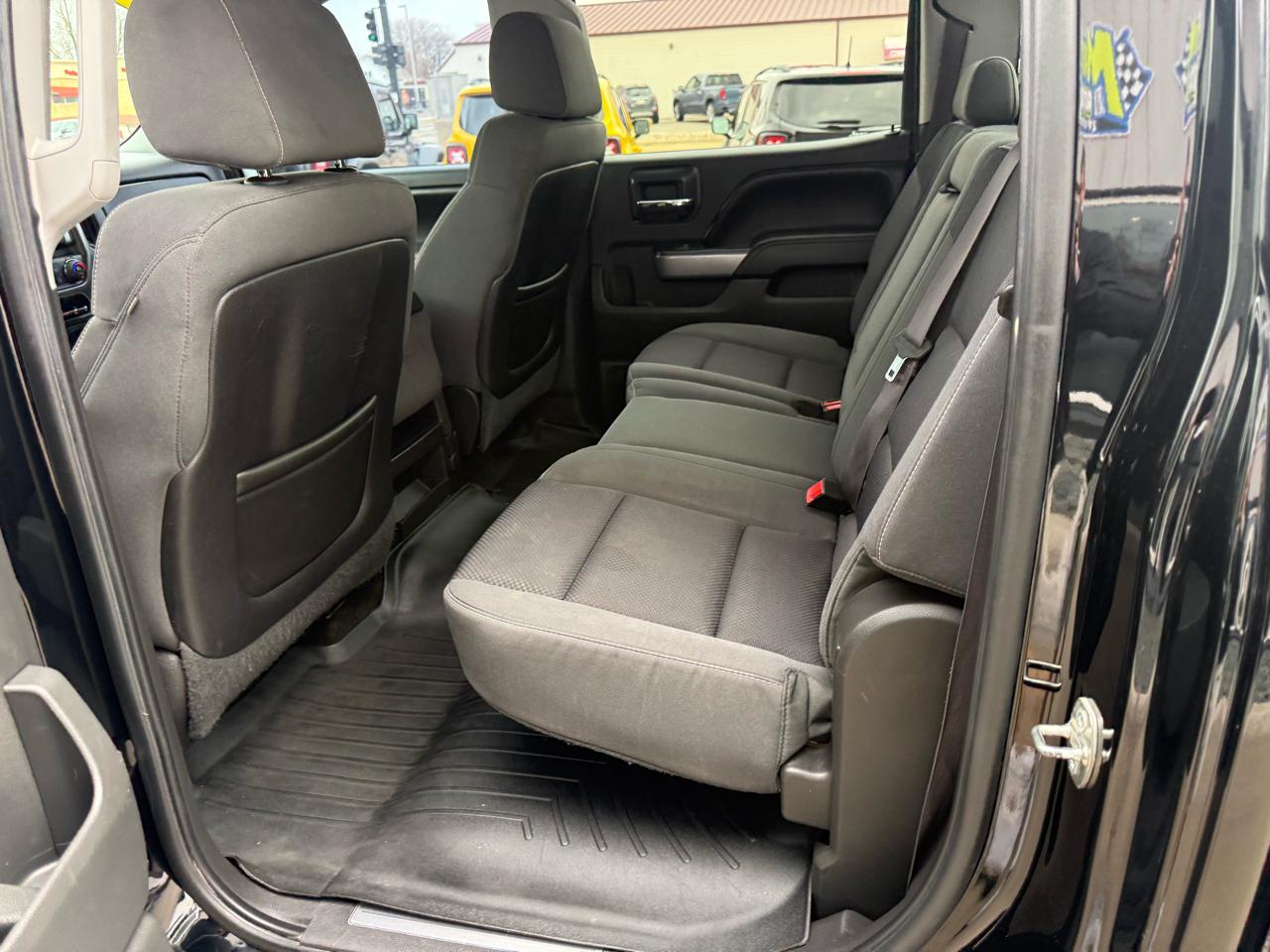 Chevrolet Silverado 1500 4WD Crew Cab 143.5" LT w/2LT 2015