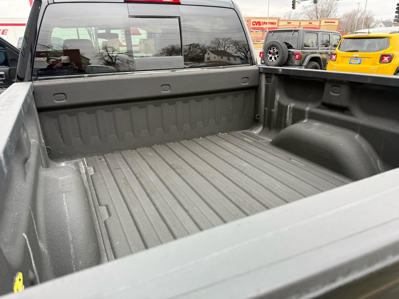 Chevrolet Silverado 1500 4WD Crew Cab 143.5" LT w/2LT 2015