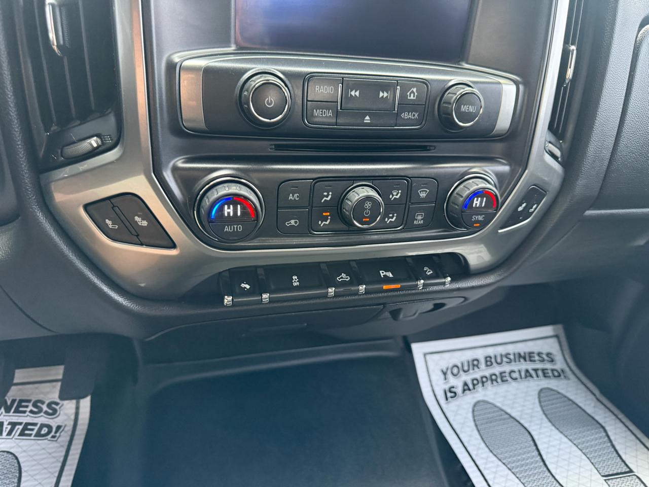 Chevrolet Silverado 1500 4WD Crew Cab 143.5" LT w/2LT 2015