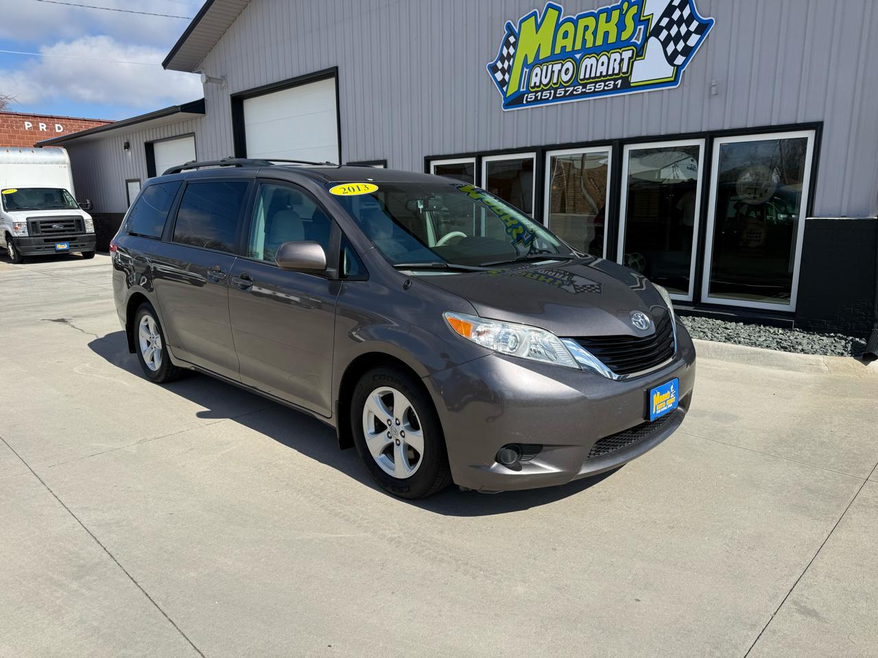 2013 Toyota Sienna 5dr 7-Pass Van V6 LE AAS FWD (Natl)