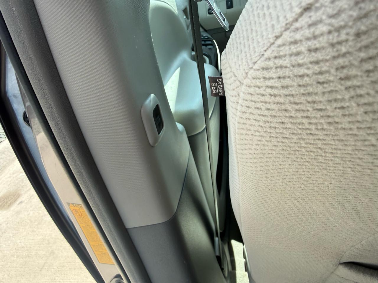 Toyota Sienna 5dr 7-Pass Van V6 LE AAS FWD (Natl) 2013