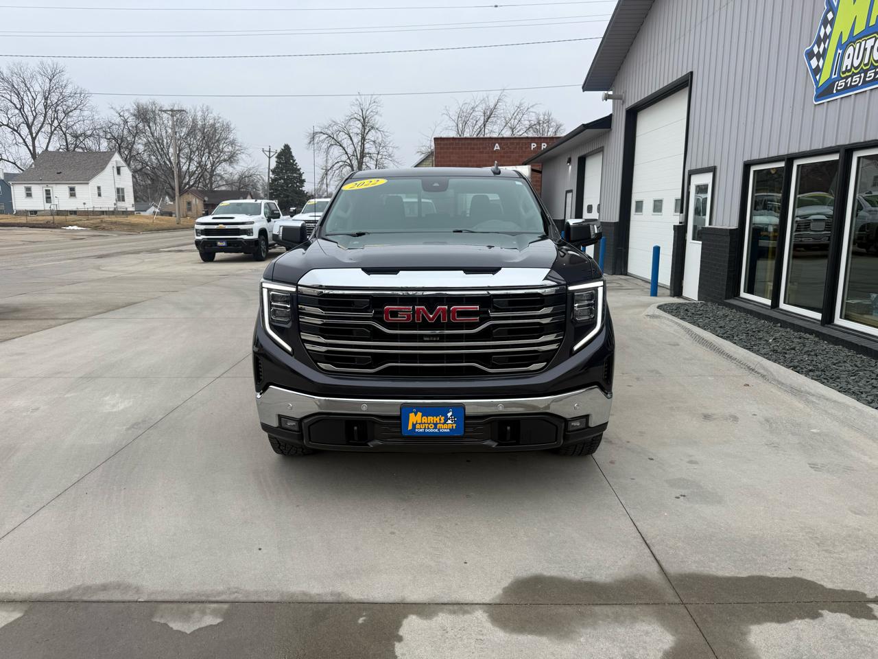 GMC Sierra 1500 4WD Crew Cab 147" SLT 2022