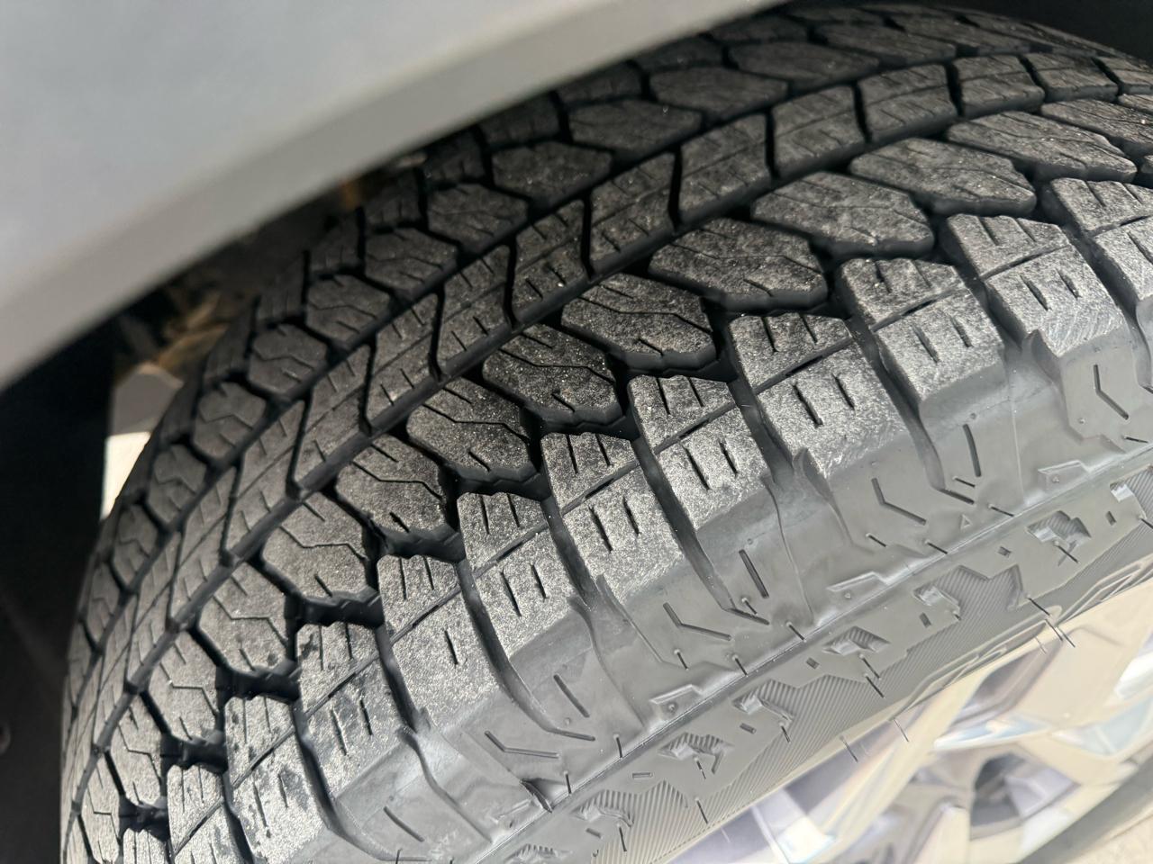 GMC Sierra 1500 4WD Crew Cab 147" SLT 2022