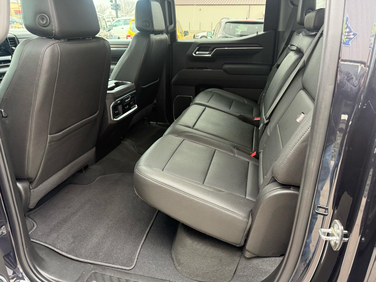 GMC Sierra 1500 4WD Crew Cab 147" SLT 2022