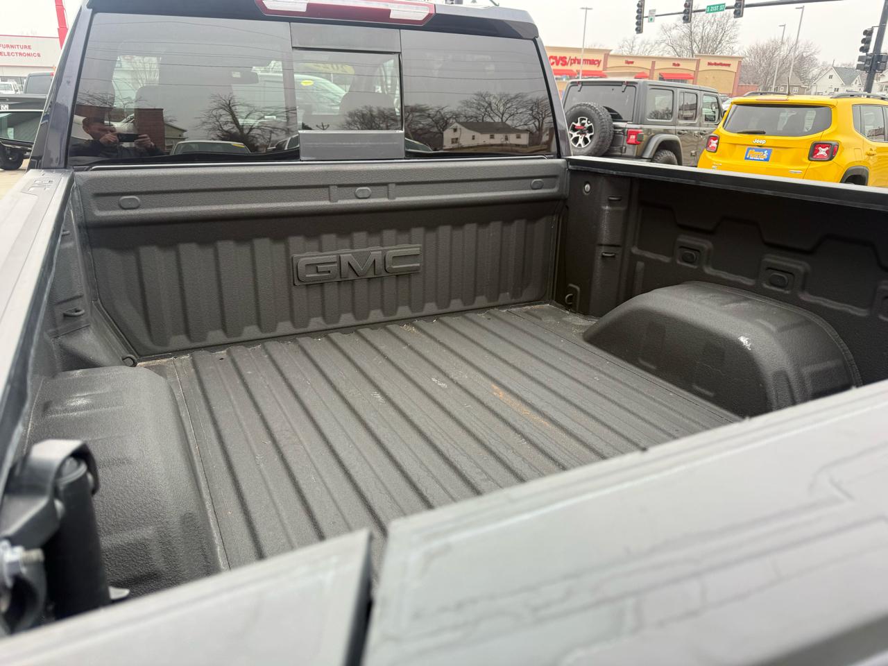 GMC Sierra 1500 4WD Crew Cab 147" SLT 2022