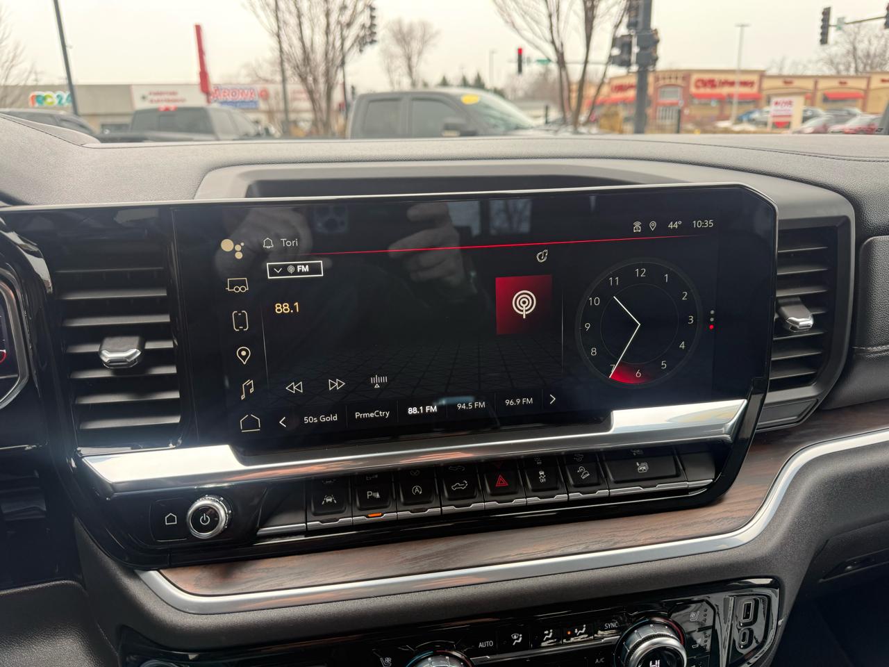 GMC Sierra 1500 4WD Crew Cab 147" SLT 2022