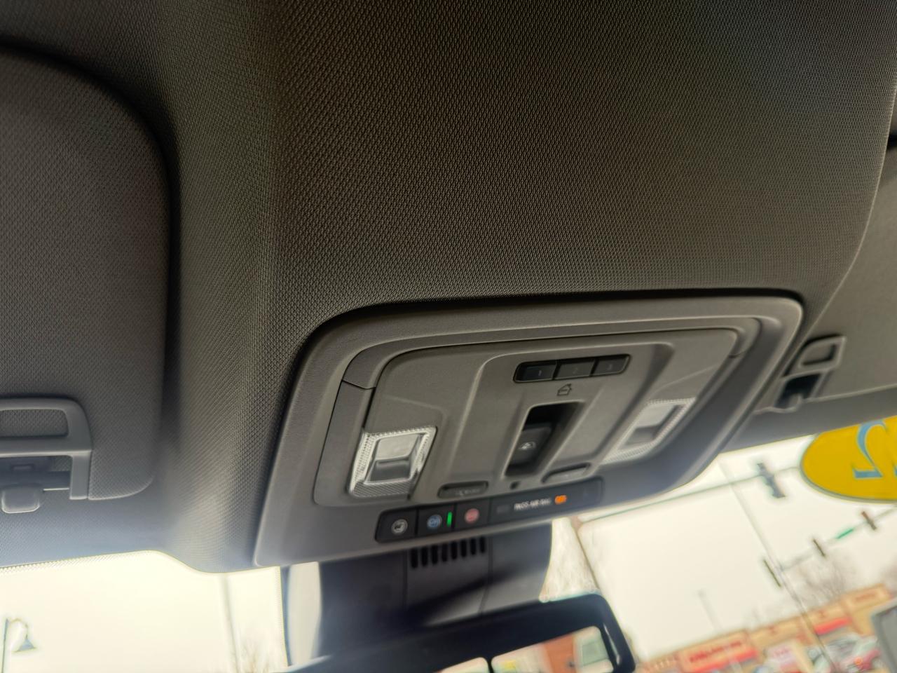 GMC Sierra 1500 4WD Crew Cab 147" SLT 2022