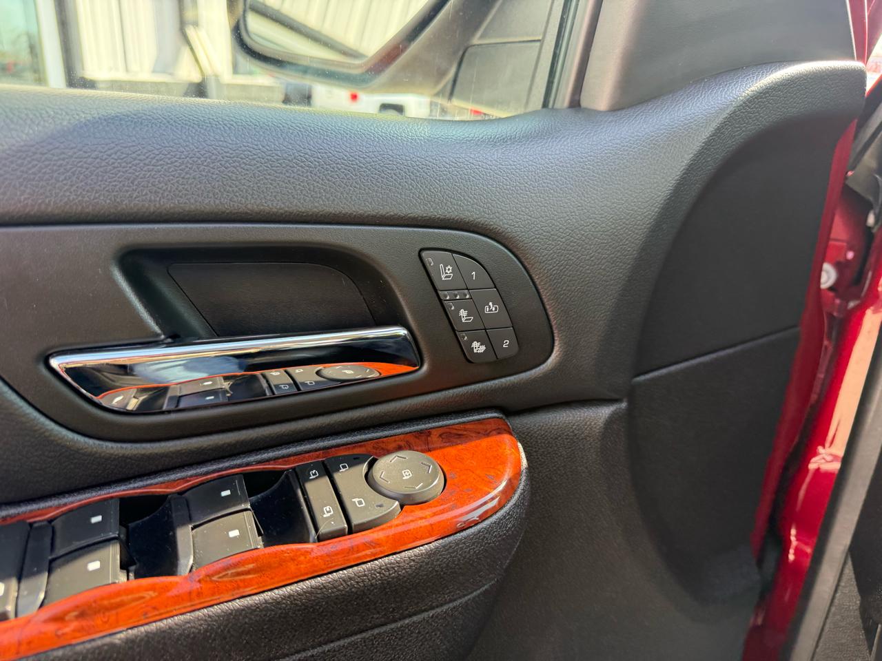 Chevrolet Tahoe 4WD 4dr 1500 LTZ 2013