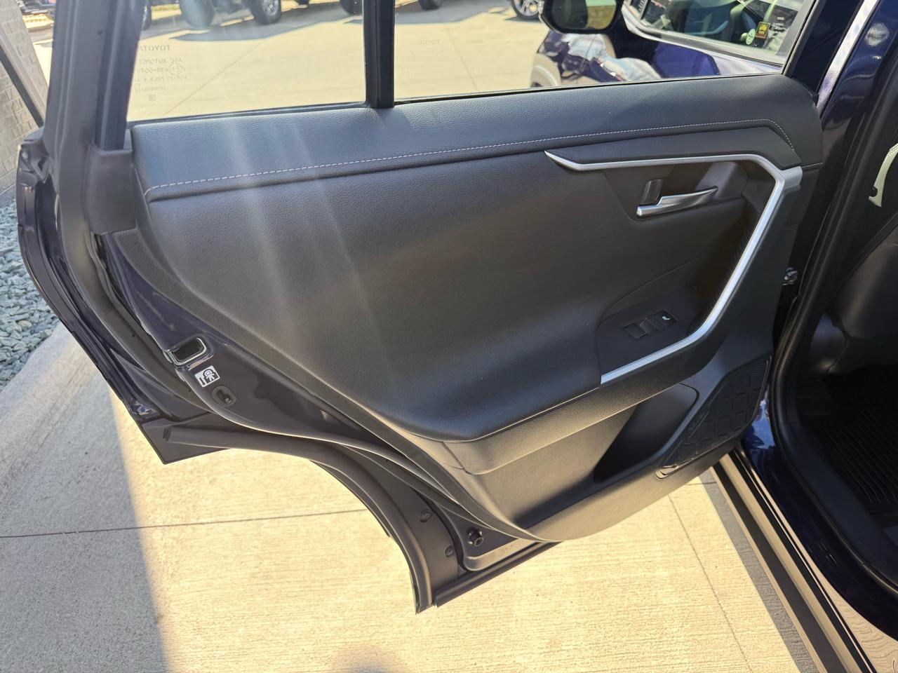 Toyota RAV4 Limited AWD (Natl) 2019