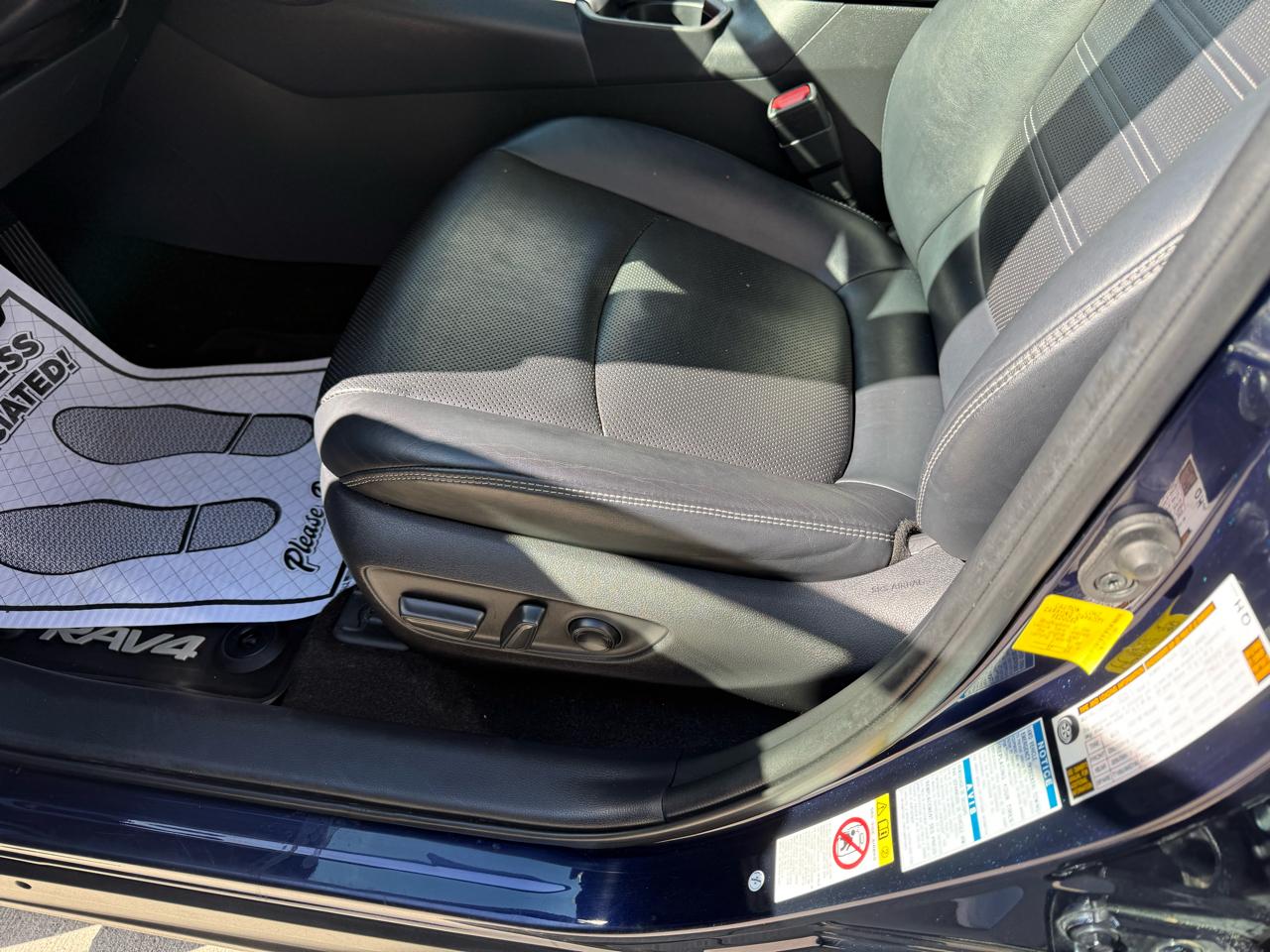 Toyota RAV4 Limited AWD (Natl) 2019