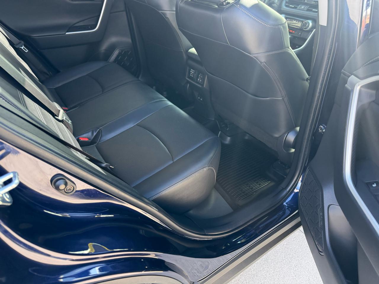 Toyota RAV4 Limited AWD (Natl) 2019