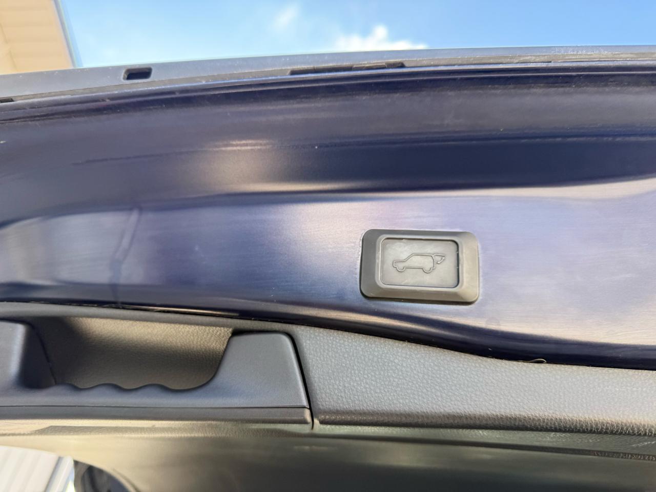 Toyota RAV4 Limited AWD (Natl) 2019