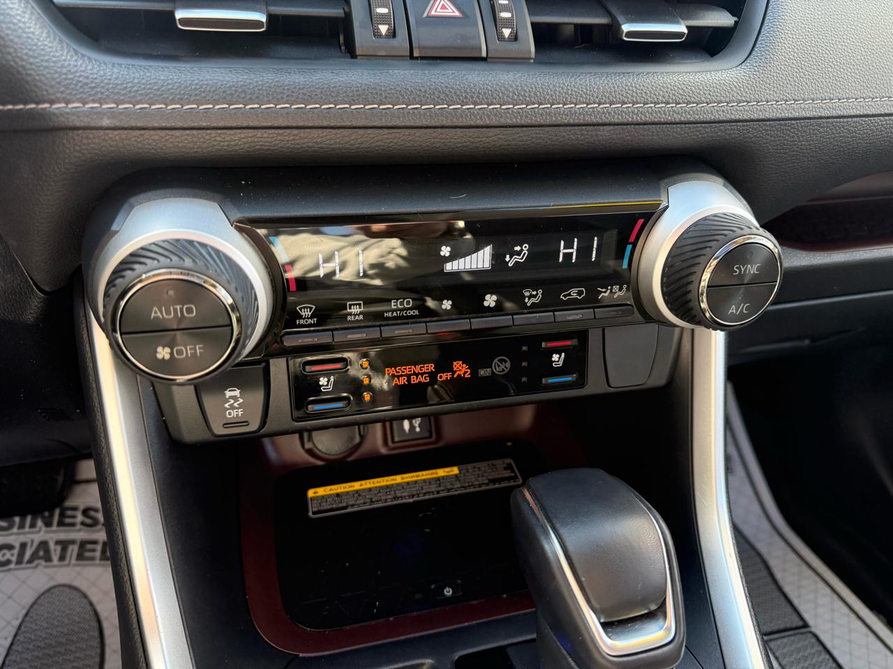 Toyota RAV4 Limited AWD (Natl) 2019