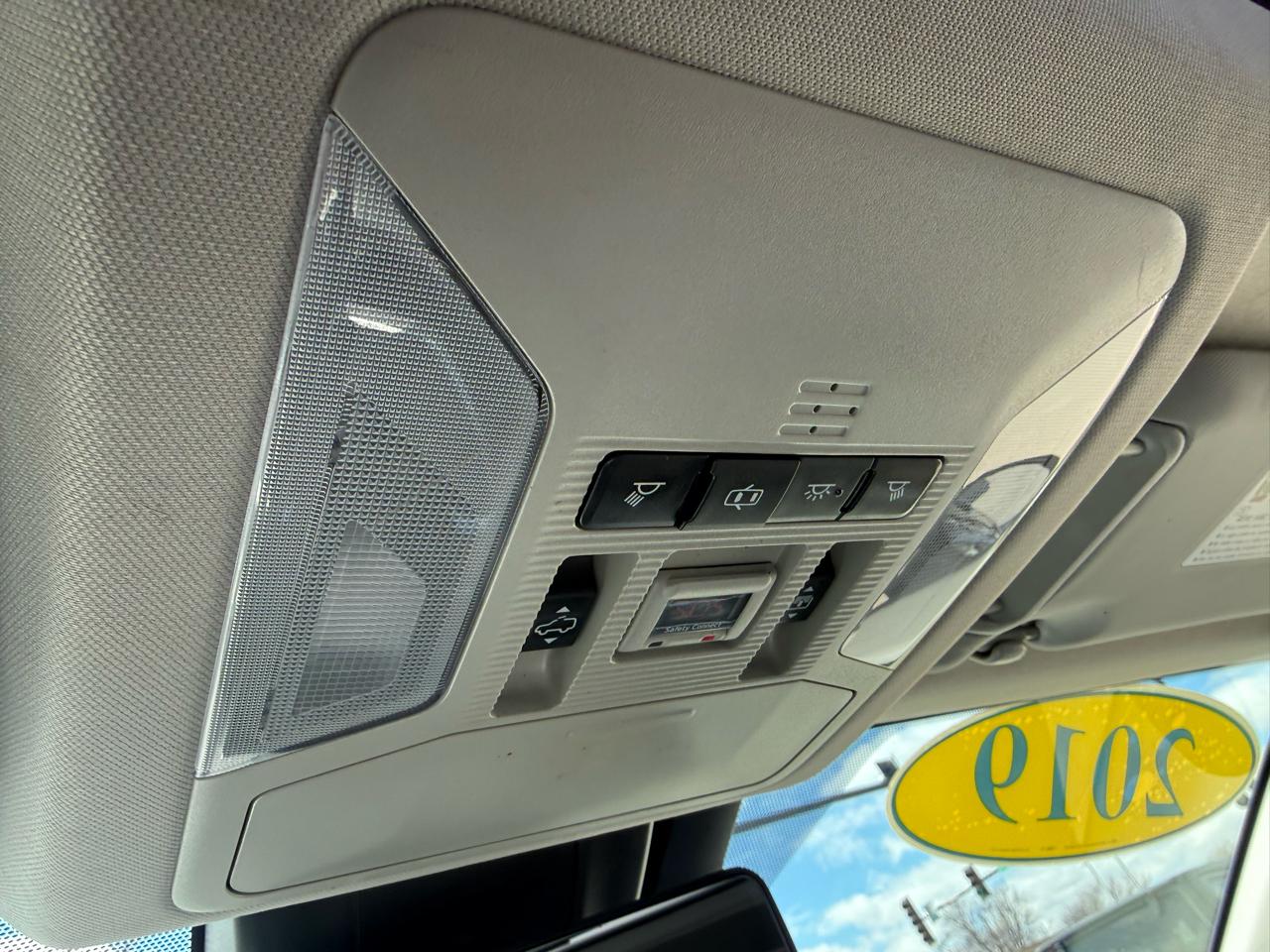 Toyota RAV4 Limited AWD (Natl) 2019