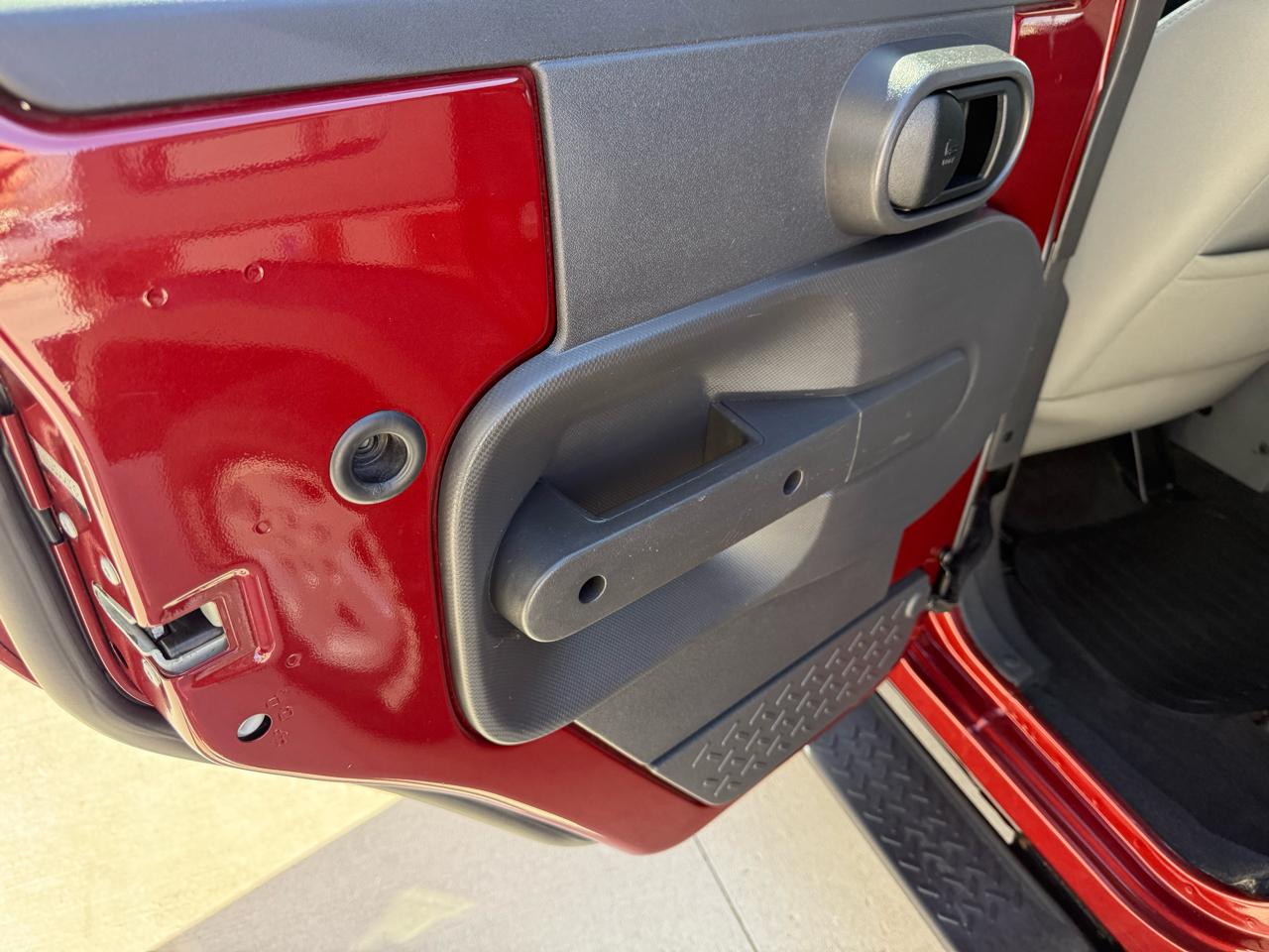 Jeep Wrangler Unlimited 4WD 4dr Sport 2010