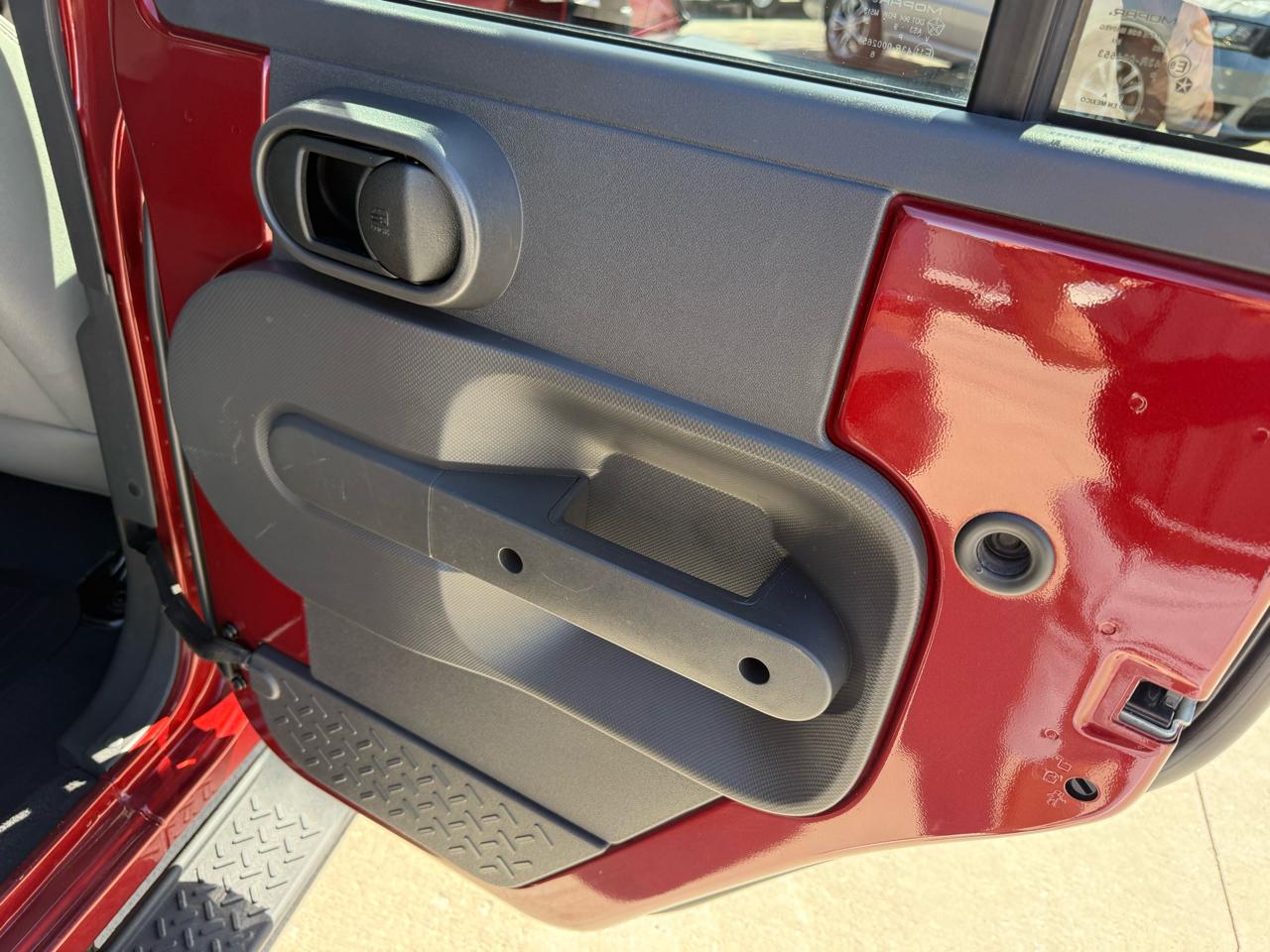 Jeep Wrangler Unlimited 4WD 4dr Sport 2010