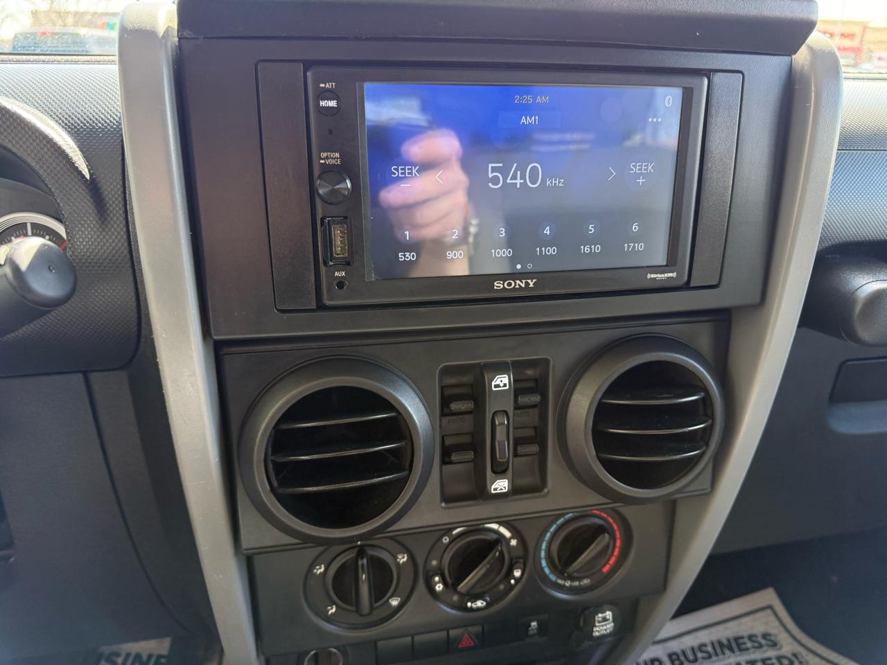 Jeep Wrangler Unlimited 4WD 4dr Sport 2010