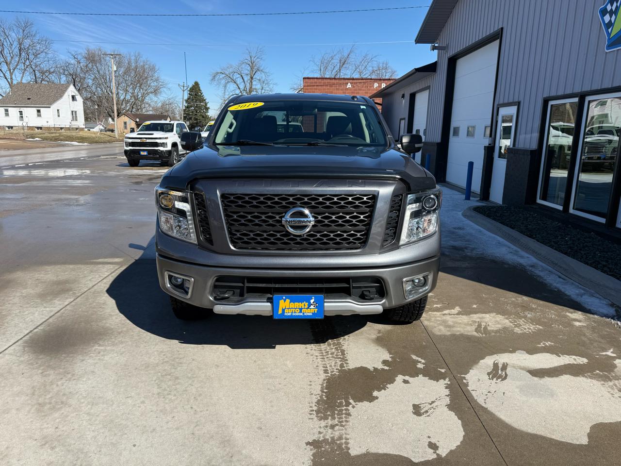 Nissan Titan 4x4 Crew Cab PRO-4X 2019