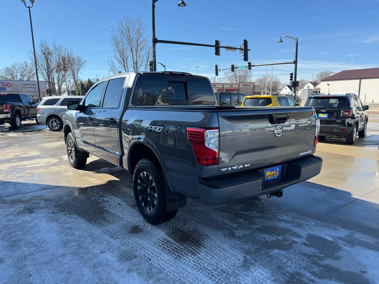 Nissan Titan 4x4 Crew Cab PRO-4X 2019