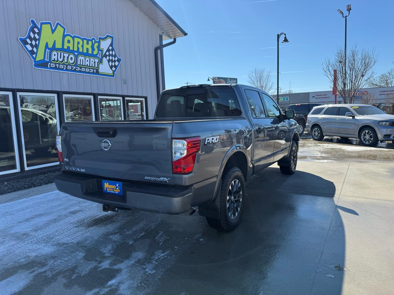 Nissan Titan 4x4 Crew Cab PRO-4X 2019