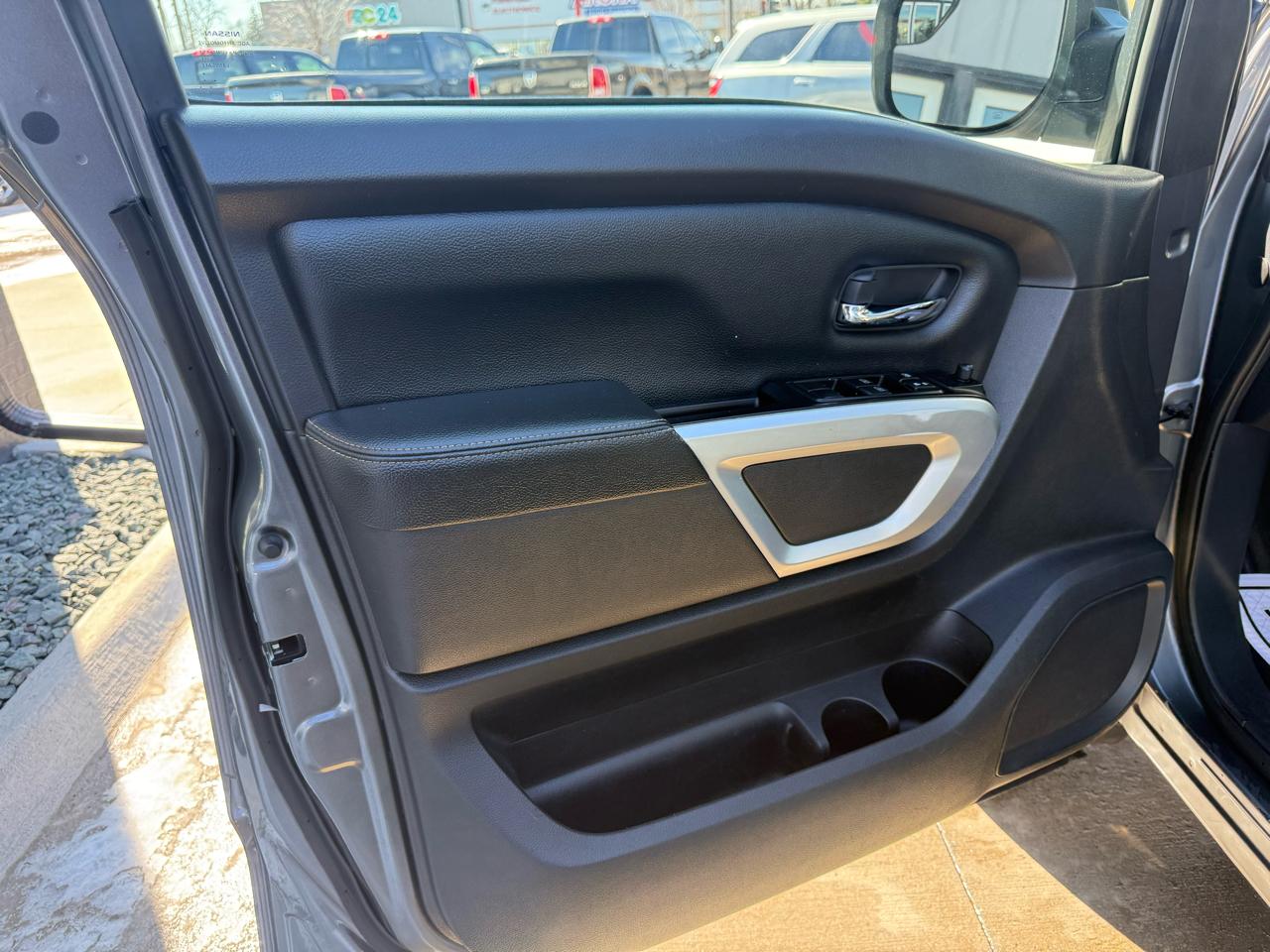 Nissan Titan 4x4 Crew Cab PRO-4X 2019