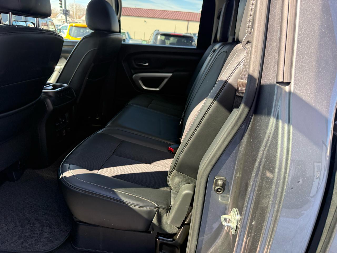 Nissan Titan 4x4 Crew Cab PRO-4X 2019