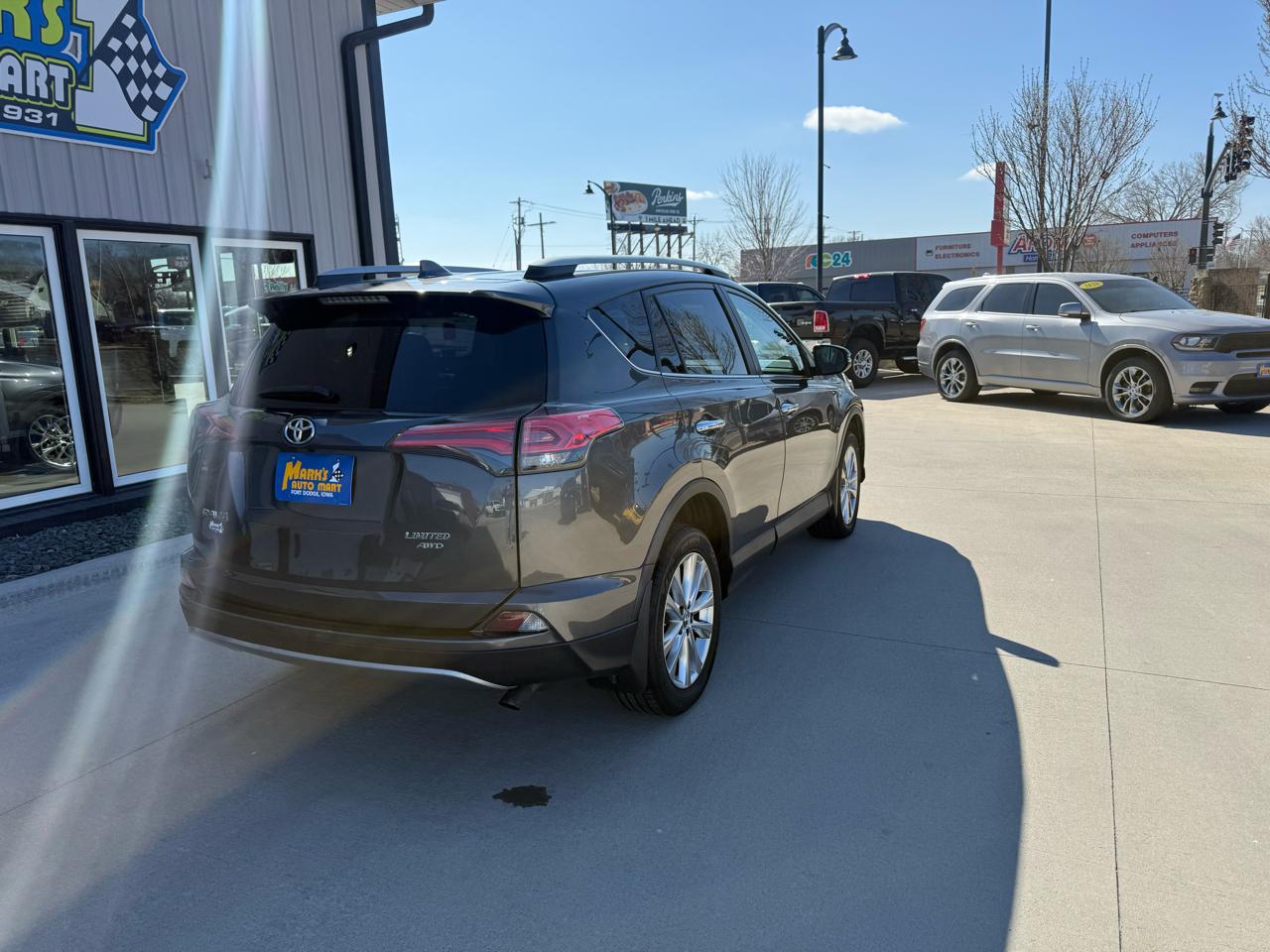 Toyota RAV4 Limited AWD (Natl) 2018