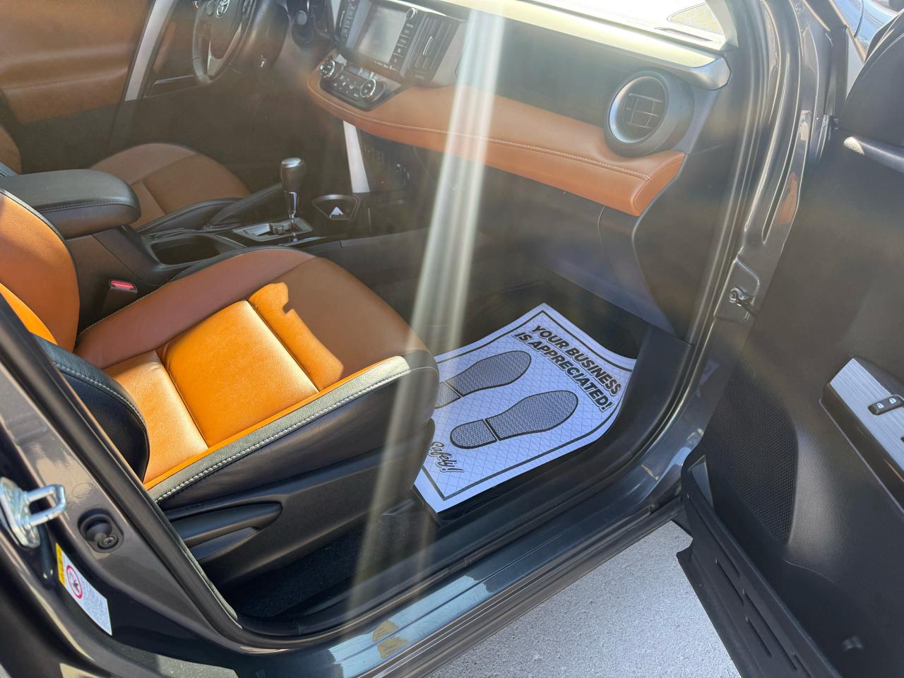 Toyota RAV4 Limited AWD (Natl) 2018