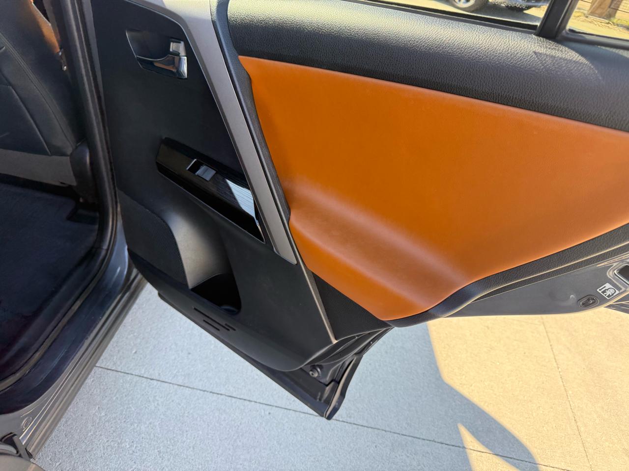 Toyota RAV4 Limited AWD (Natl) 2018