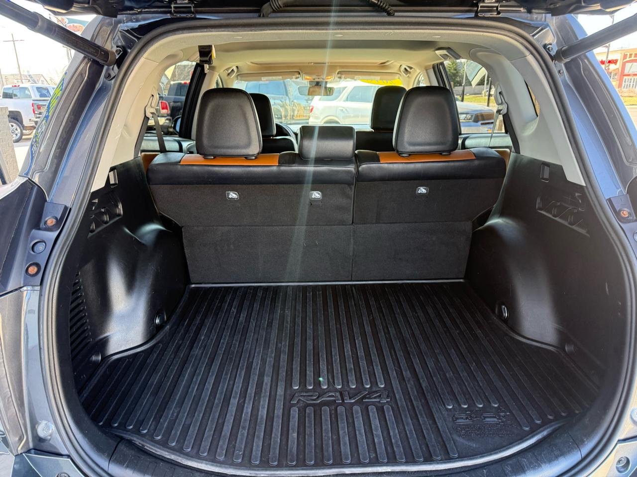 Toyota RAV4 Limited AWD (Natl) 2018